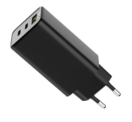 Beli Universal 3 Port USB GaN Adapter 65W PD QC3.0 US EU Plug Quick Charging Charger online manufacture